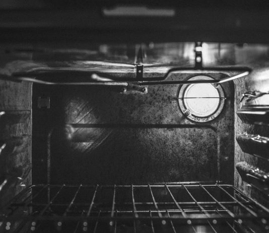 Come-pulire-il-forno